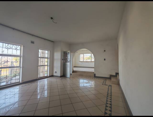 5 BEDROOM FREESTANDING FOR SALE IN TONGAAT BEACH